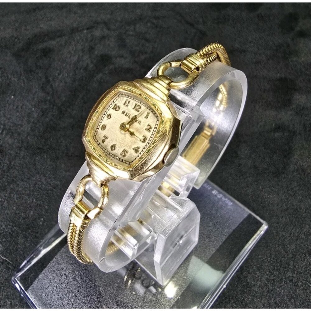 Ladies Bulova Antique 17J 7AM Manual Wind Movement Petite Watch PARTS or REPAIR